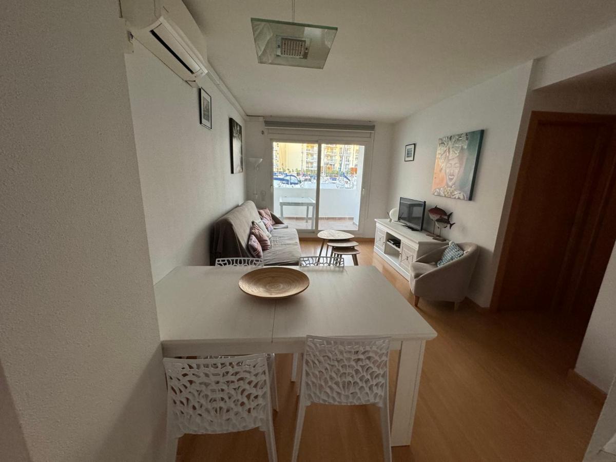 Marina 2 Apartment Roses Bagian luar foto