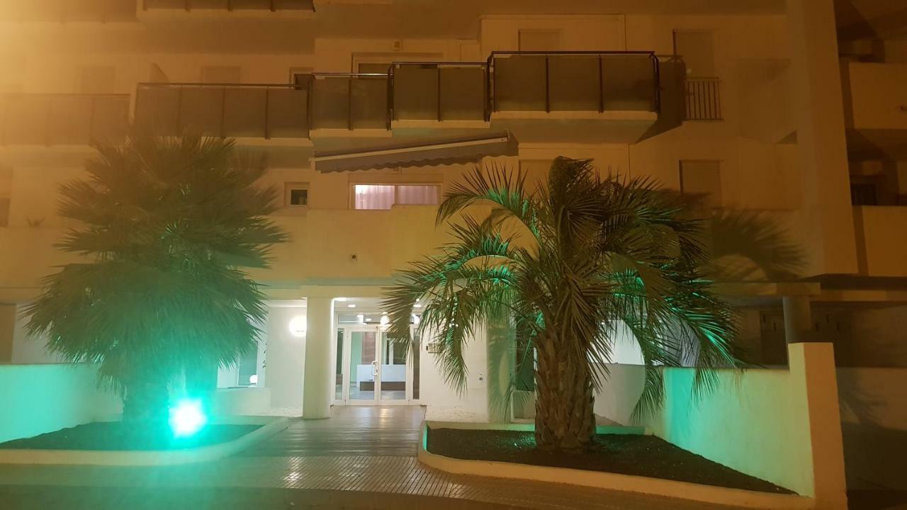 Marina 2 Apartment Roses Bagian luar foto